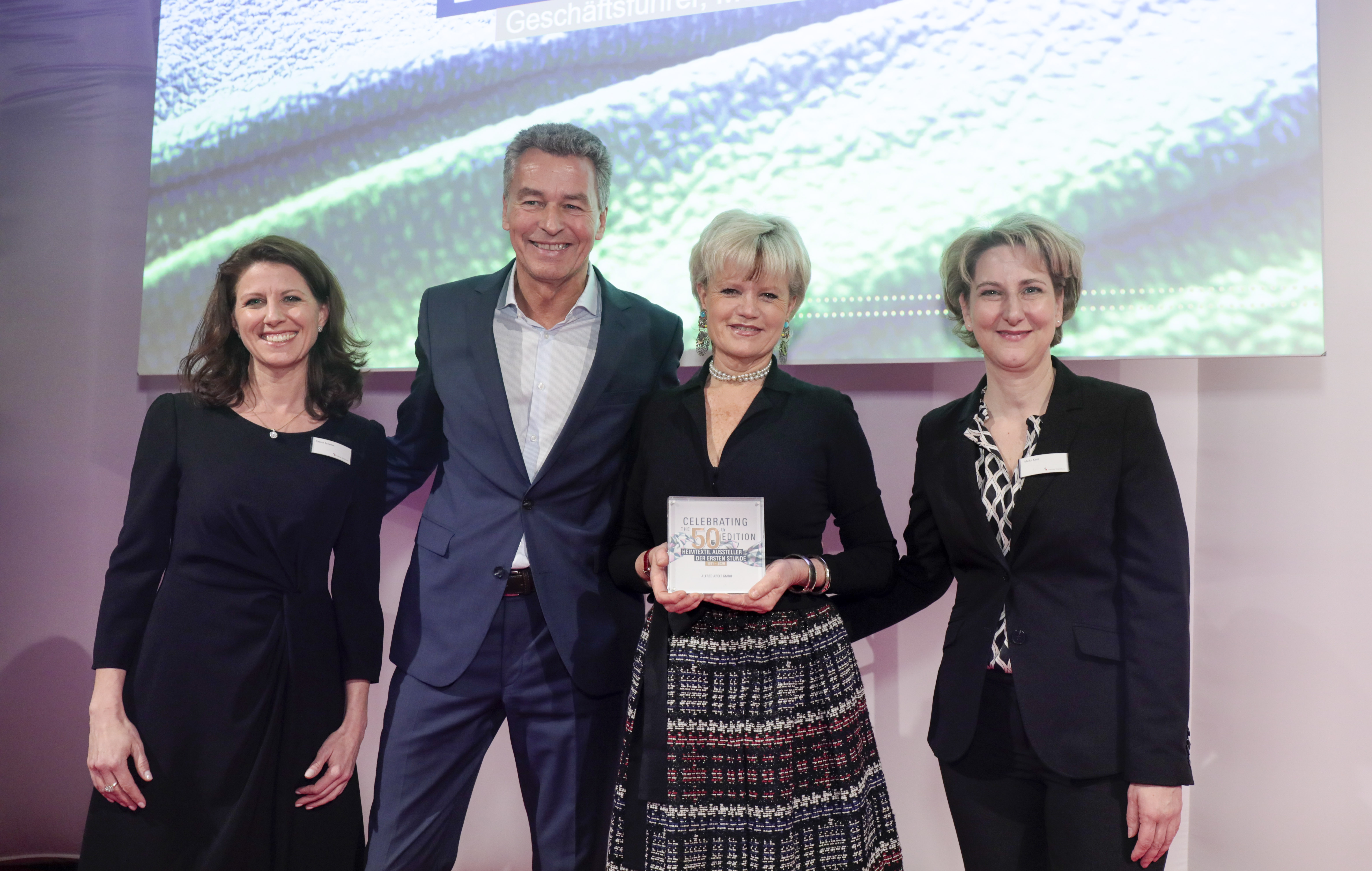 Awards ceremony for exhibitors from the very beginning / Alfred Apelt GmbH