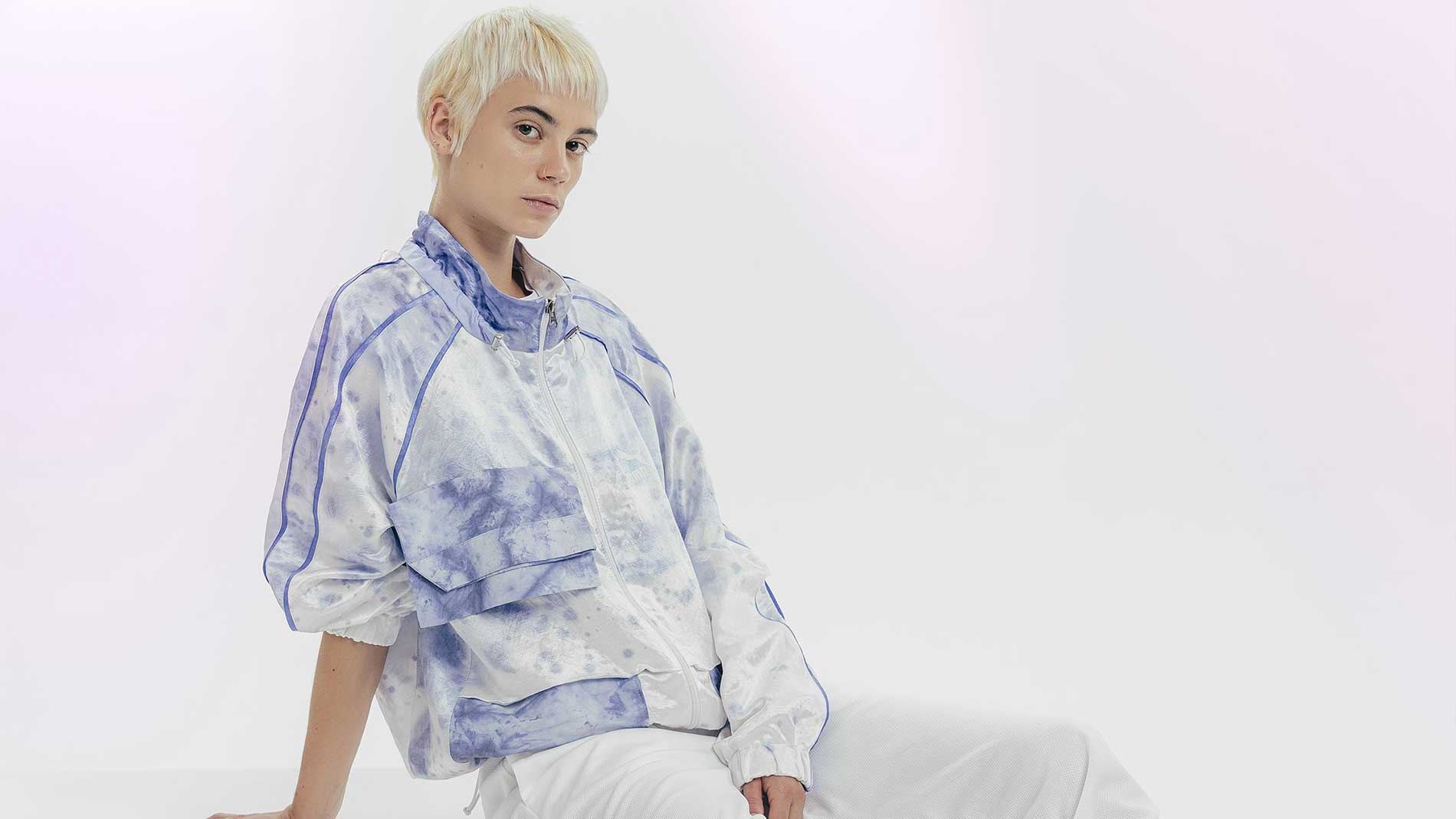 Design to Fade uses bacteria to dye textiles. It is PUMA’s third biodesign project and has been made in collaboration with Dutch design project Living Colour.