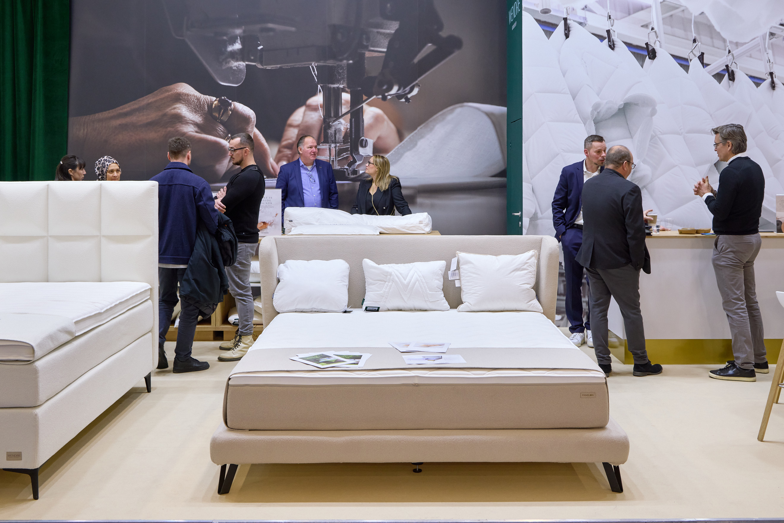 https://heimtextil.messefrankfurt.com/content/dam/messefrankfurt-redaktion/heimtextil/2026/press/05-2025/htx-jean-luc-valentin-sleep-meet-areal-2026.jpg?utm_source=chatgpt.com