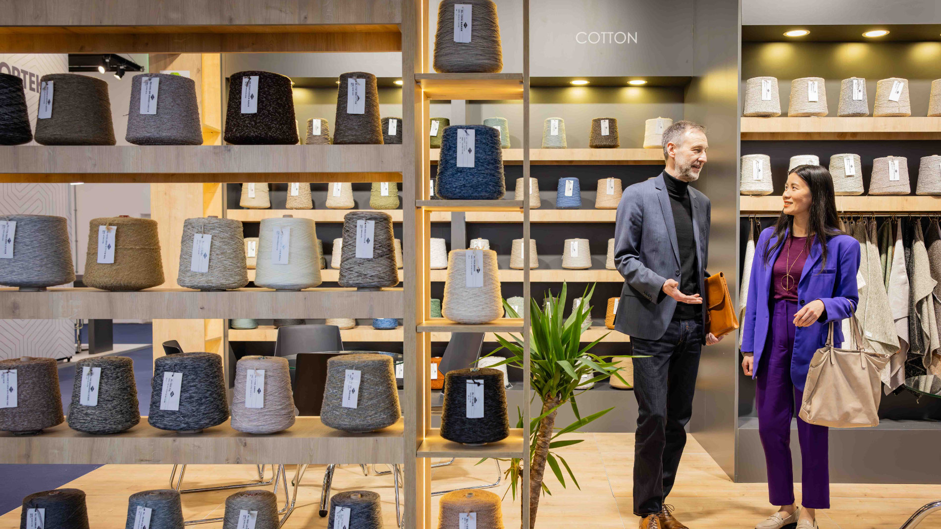 Aussteller und Einkäufer auf der Heimtextil