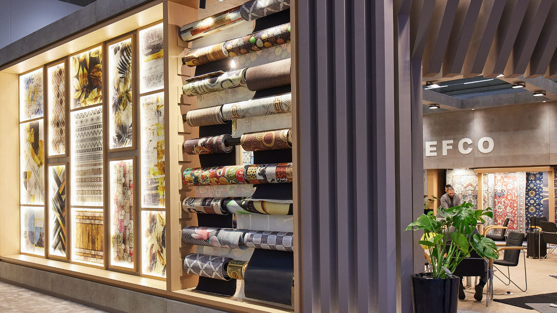 Teppiche am Stand präsentiert